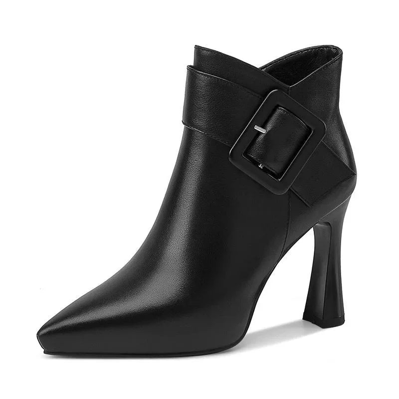 Botas de salto de fivela de Ashley